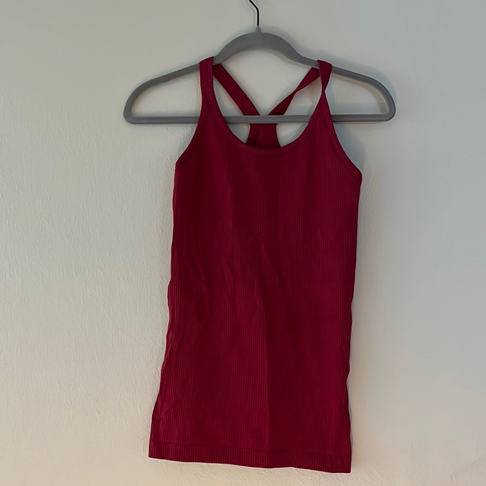 Lulu lemon fitted work out tank with built in bra